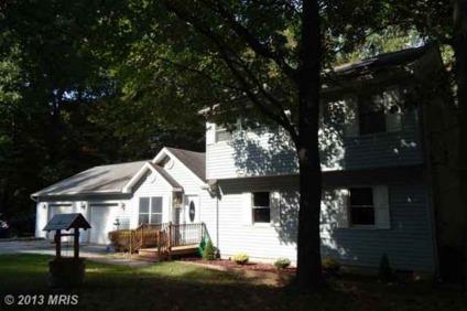 $199,900
Wonderful house on 5 lots in Shannondale with fenced back yard, large deck