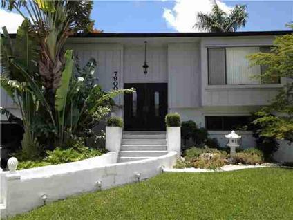$355,000
Hollywood Five BR Three BA, A1701022 THIS HOME IS A PERFECT 