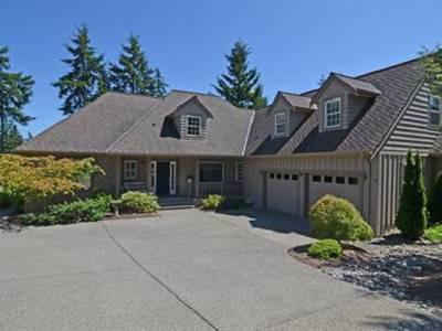 $535,000
Architecturally Designed Golf Course Home