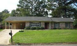 This beautiful 3/2 home in the prestigious verner school zone is priced to sell. Alice Maxwell is showing this 3 bedrooms / 2 bathroom property in Tuscaloosa. Call (205) 292-4546 to arrange a viewing. Listing originally posted at http
