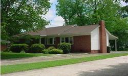 Full Brick 3BR 2 Bath with appx. 1,785 sq. ft. Hardwood floors in LR/DR, hall, and MBr. Ceramic tile baths. Large Den with gas f.p. Out bldg and attached 1 car cpt. Large Lot conveniently located close to High School.
Bedrooms: 3
Full Bathrooms: 1
Half
