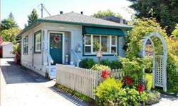 DEPOT HILL COTTAGE! LOCATION...PRICE REDUCTION...DECORATED PERFECTLY!...CHARM STARTS AT THE STREET,& CONTINUES TO THE BACK FENCE!READY TO MOVE IN! GREAT GETAWAY ONE BLOCK TO THE OCEAN BLUFF:HAS BEEN REMODELED & TASTEFULLY DECORATED!LOW MAINT.YARDS,PRIVATE
