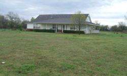 Like new 3 bedroom home on 20 acre horse ranch, large out building with horse shed, rv cover, mature trees and spring creek.
Listing originally posted at http