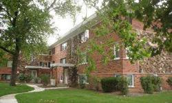 Good size 2 bedroom condo in Worth, near by train, major streets and expressways. Great investment, ok to rent. Unit hascentral heat and central air. Come to see it!!!
Listing originally posted at http