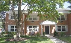 Wonderful 2 beds, one bathrooms move-in ready condominium.
Helen Oliveri has this 2 bedrooms / 1 bathroom property available at 403 N Kennicott Ave 1n in Arlington Heights, IL for $89900.00.
Listing originally posted at http